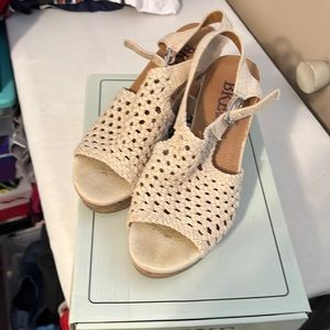 Wedge heel, cloth material